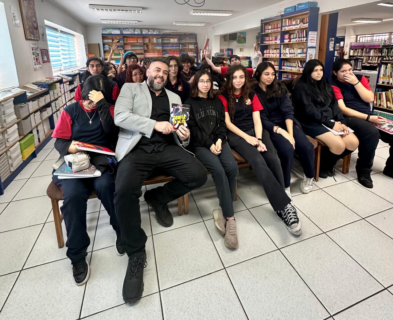 Charla escritor Sebastián Jorquera